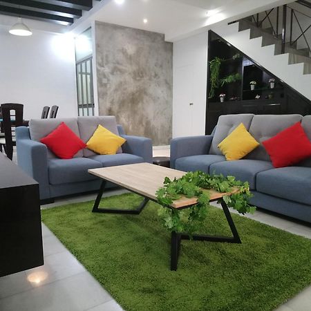 Jb Homestay Bukit Indah Wifi Ciq Mall Legoland Free Parking Johor Bahru Exteriér fotografie